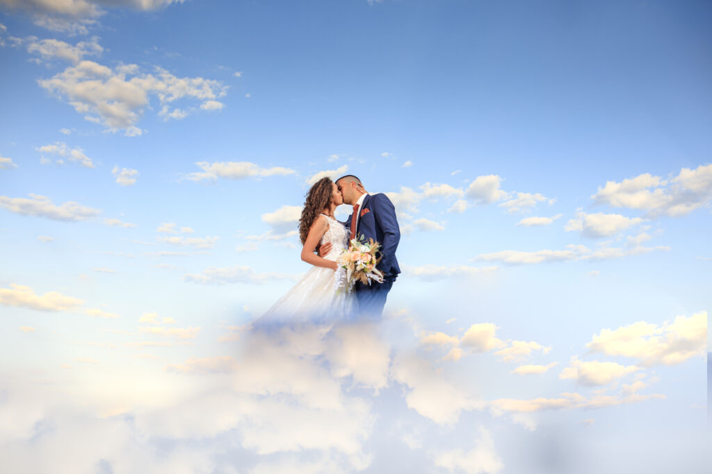 Fotografija mladenaca ljubav u oblacima - vencanja i svadbe
